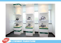El MDF de madera verde blanco de los estantes de exhibición del logotipo de encargo para las herramientas/los productos de la tienda presenta